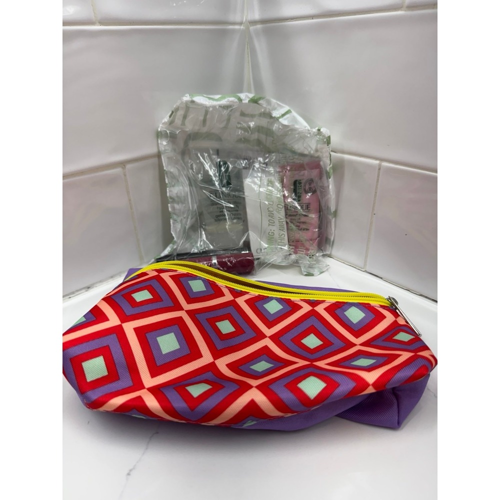 Clinique gift set Women cosmetic bag with skin care products